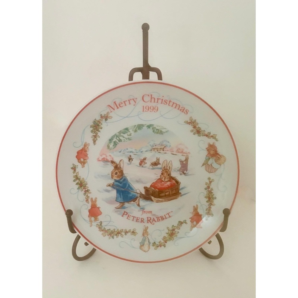 Vintage WEDGEWOOD Peter Rabbit Christmas 1999 Plate Beatrix Potter England 8"